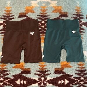 TWO PAIRS Small Women’s best Seamless High Waist Bike Shorts  green & Brown